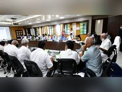 
      
      CM Yediyurappa takes stock of damage by heavy rain 	
      
      