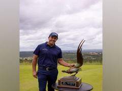 
      
      'Dear Tiger': One Phil Mickelson tweet sends golf world into...
      
      