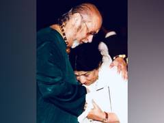 
      
      On Shammi Kapoor's birth anniversary, Lata Mangeshkar recalls...
      
      