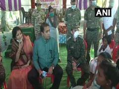 
      
      Anil Deshmukh celebrates Diwali with jawans at Gadchiroli PS
      
      