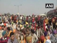 
      
      Meeting of farmers underway at Delhi-Haryana border
      
      