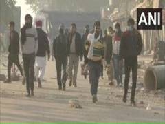 
      
      Commuters moving towards Delhi face road blockade as farmers'...
      
      