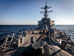 
      
      Chinese warship shadows US destroyer during operation in SCS 
      
      