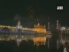 
      
      Golden temple lights up on the occasion of Guru Nanak Jayanti
      
      
