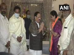 
      
      Telugu-actor turned-politician Vijayashanti meets JP Nadda...
      
      