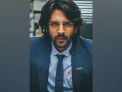 
      
      Kartik Aaryan shares first glimpse of his character from 'Dhamaka'
      
      