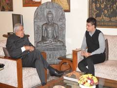 
      
      WB Governor meets Saurav Ganguly, agrees to visit Eden Gardens
      
      