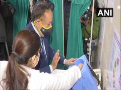
      
      Covid-19 vaccine: Harsh Vardhan visits Delhi's GTB hospital...
      
      