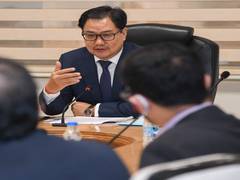 
      
      Rijiju meets representatives of sports goods and equipment...
      
      