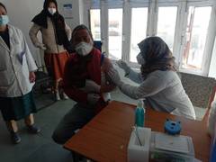 
      
      COVID-19 vaccination drive takes place at Ladakh's Nyoma
      
      