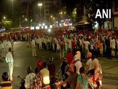 
      
      Nashik farmers reach Mumbai as part of protest against farm laws
      
      