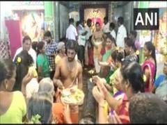 
      
      AMMK workers offer prayers in Madurai for Sasikala's recovery
      
      