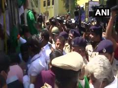 
      
      Chakka jam: Police detain protesters in Bengaluru  
      
      