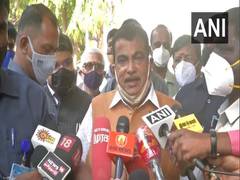 
      
      Gadkari pitches for e-vehicles, alternative fuels  
      
      