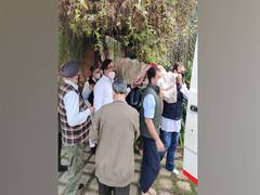
      
      Veteran leader Captain Satish Sharma cremated, Congress pays...
      
      