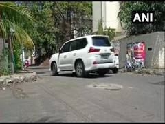 
      
      Kamal Haasan meets Rajinikanth at his residence in Chennai
      
      
