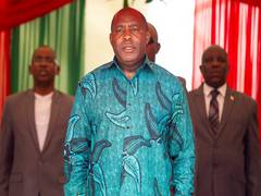 
      
      President of Burundi visits Sheikh Zayed Grand Mosque
      
      