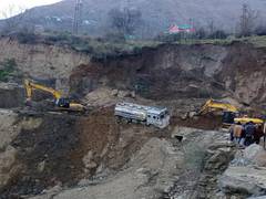
      
      Srinagar-Jammu national highway blocked due to landslide,...
      
      