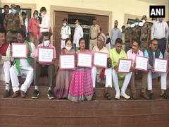 
      
      Ranchi: BJP, JMM MLAs protest at assembly demanding inclusion...
      
      