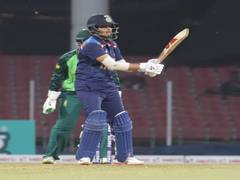 
      
      IND W v SA W, 3rd T20I: Rajeshwari, Shafali hand hosts...
      
      