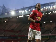 
      
      Manchester United defender Wan-Bissaka Champions League ban...
      
      