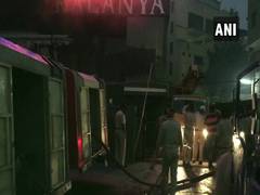 
      
      Fire breaks out at building in Madhya Pradesh's Indore
      
      