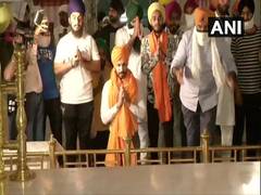 
      
      R-Day violence case: Deep Sidhu visits Rakabganj Gurdwara...
      
      