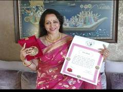 
      
      Hema Malini conferred with 2021 Champions of Change Award
      
      