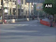 
      
      Streets in UP's Lucknow wear deserted look amid Sunday lockdown
      
      