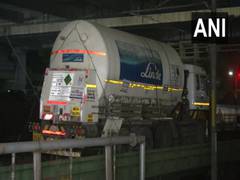 
      
      First Oxygen Express reaches Nagpur, city gets 15 MT oxygen
      
      