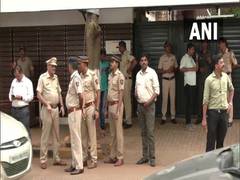 
      
      Heavy police deployment outside Raj Thackeray's residence 
      
      