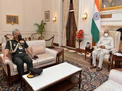 
      
      CDS Rawat calls on President Kovind at Rashtrapati Bhavan
      
      