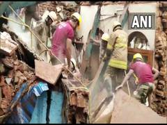 
      
      3-yr-old among 2 killed in Kolkata building collapse
      
      