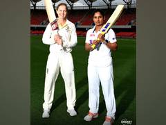 
      
      Aus W vs Ind W, pink-ball Test: Hosts win toss, opt to bowl
      
      
