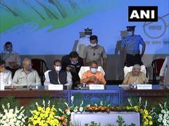 UP CM announces scholarship to over 1.5 lakh students, free education ...