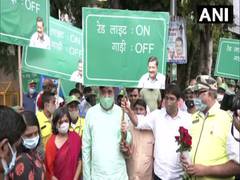 
      
      Delhi Environment Minister launches 'Red Light On, Gaadi Off'...
      
      