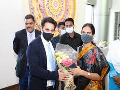 
      
      MoS Health visits Serum Institute of India, conveys gratitude...
      
      