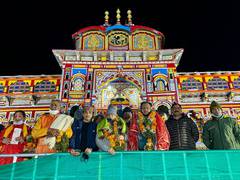 
      
      Maharashtra Governor visits Badrinath Temple
      
      