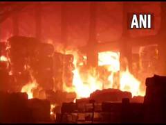 
      
      Fire continues at paper mill in Gujarat's Vapi 
      
      