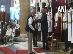
      
      Epidemiologist Dr Raman Gangakhedkar receives Padma Shri award
      
      