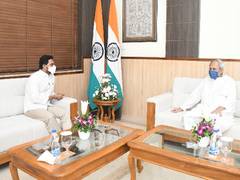 
      
      Naveen Patnaik meets Andhra CM; discuss boundary, left-wing...
      
      