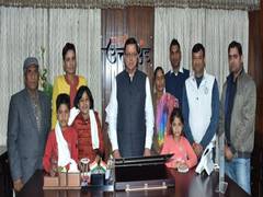 
      
      Uttarakhand CM meets newly commissioned Army officer Jyoti Nainwal
      
      