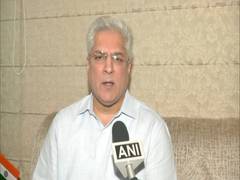 
      
      Delhi Transport Minister urges people to use public transport
      
      