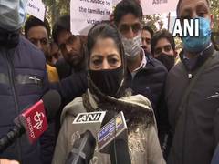 
      
      Mehbooba Mufti holds protest, demands judicial probe into...
      
      