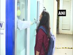 
      
      India logs 7,992 news COVID-19 cases, 393 deaths in last 24 hours
      
      