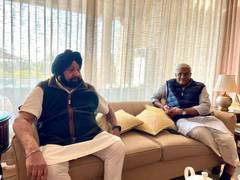 
      
      Punjab polls: Capt. Amarinder Singh met BJP Punjab incharge...
      
      