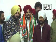 
      
      Ahead of Punjab Assembly polls, singer Sidhu Moose Wala joins...
      
      