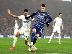
      
      Premier League: Gabriel Martinelli's brace powers Arsenal to...
      
      