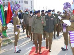 
      
      J-K DGP visits armed police complex in Baramulla
      
      