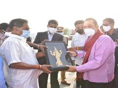 
      
      Mahinda Rajapaksa leaves for Sri Lanka after offering prayers...
      
      